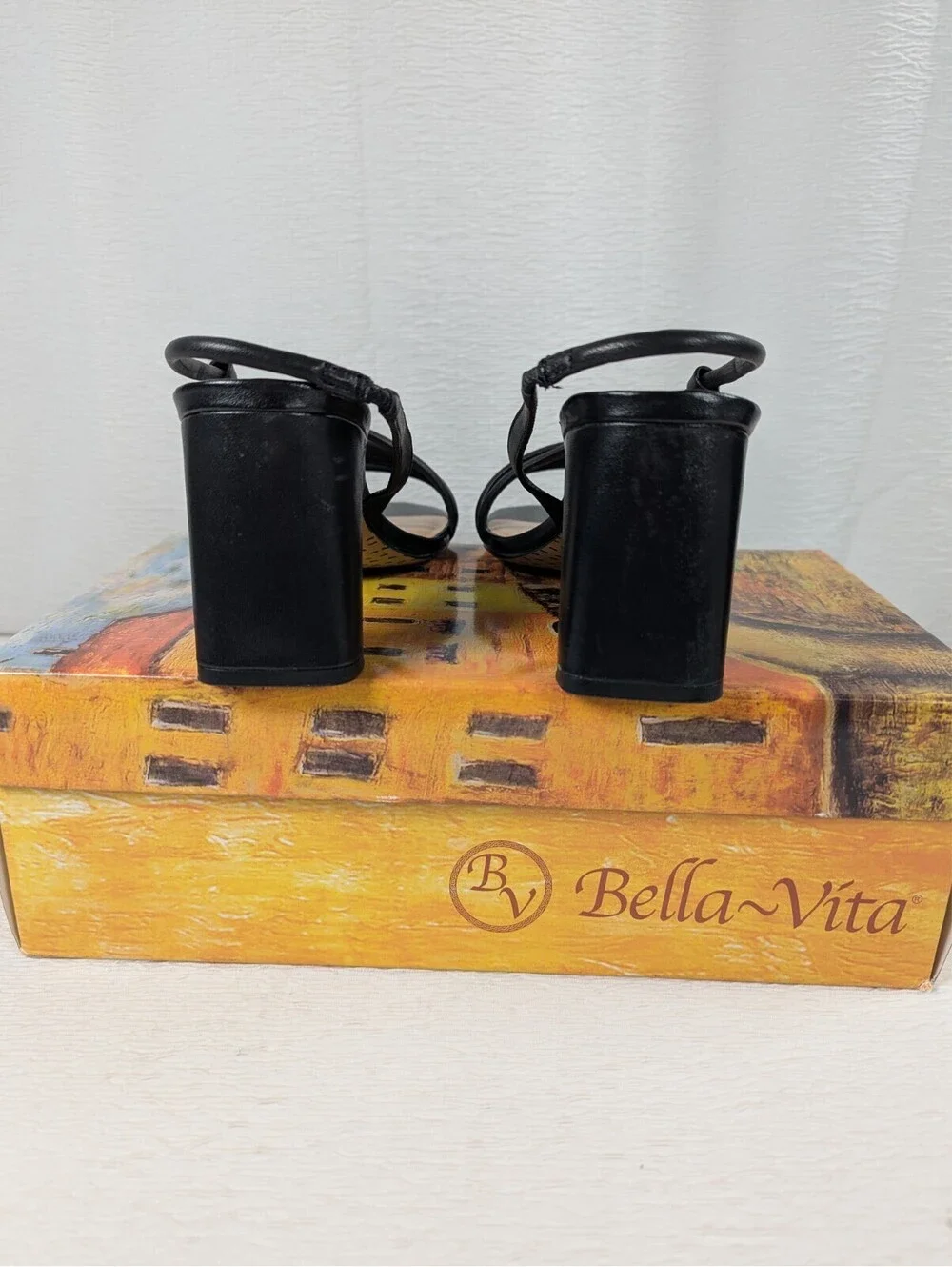 Bella Vita - Zariah - Women's - Black Leather Block Heel Sandals - Size 9 M